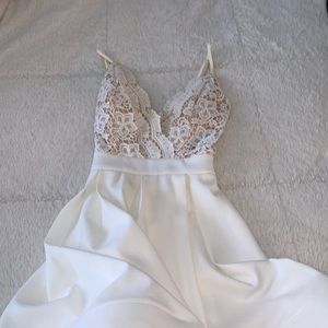 White Lace V-neck dress